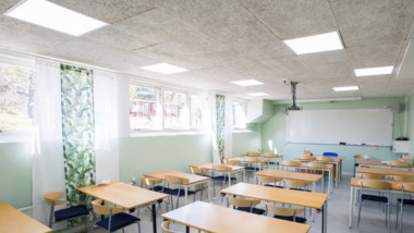 Dagsljusvit Smart LED-belysning i ett klassrum