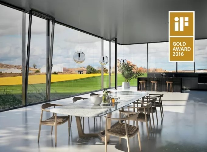 Schüco introducerar FWS 60 CV – ett unikt fönsterband belönat med internationellt designpris