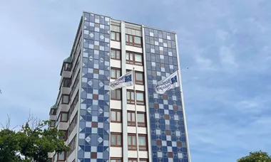 Designade solceller ger ny energi till Friskväderstorget