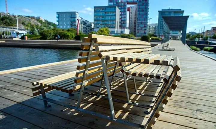 Pris till träterrass i Hammarby Sjöstad