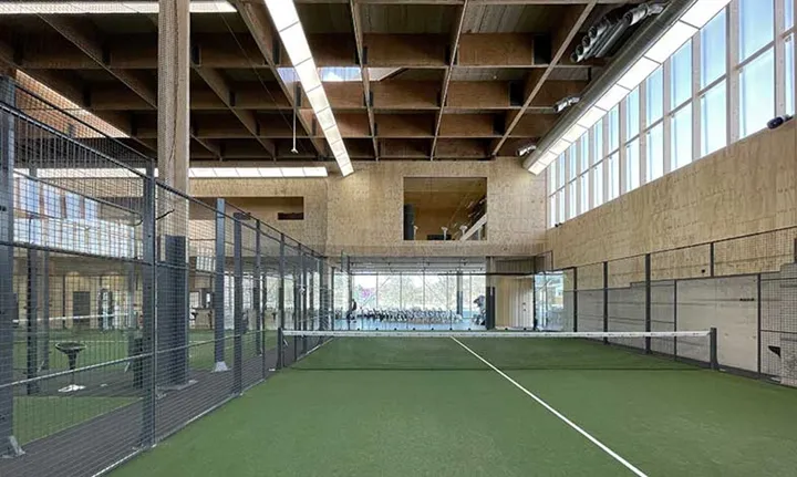 Tillfälliga saluhallen på Östermalm blir padelhall i Mölnlycke