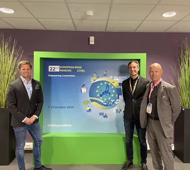 Erik Blohm, fo¨rvaltningsdirekto¨r, Sascha Benes, innovationsstrateg, Jan Johansson, projektledare Smart stad. Alla pa° Miljo¨-och stadsbyggnadsfo¨rvaltningen.