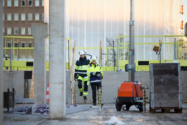 Byggjobbare på byggarbetsplats