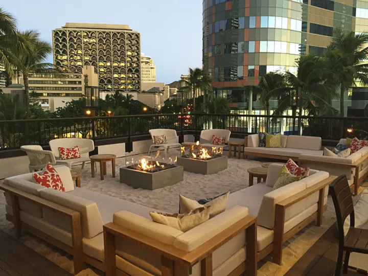 Tommy Bahama Waikiki Roof top