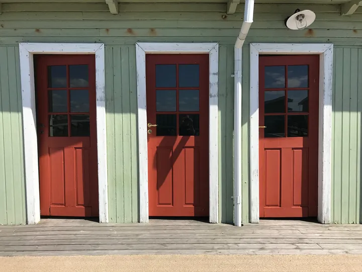 Accoya material till hyttdörrar