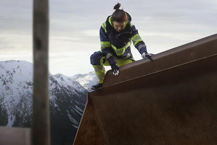 HIGHVIS_WOMAN_3_22