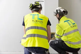 Tak, ventilation och solceller ska lyfta 27 bostadshus i Haninge