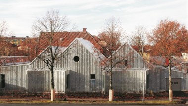 Alingsås tingsrätt fick nytt liv med tillbyggnad i zink