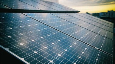 Mobilitetshuset Solkvarteret får utmärkelsen södra Sveriges finaste solanläggning