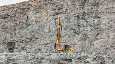 Cementa får bryta kalk i Slite ett år till