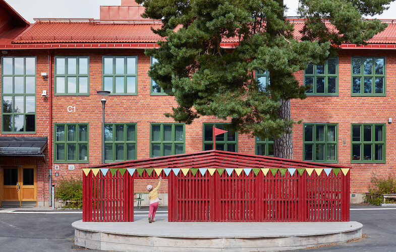 Cirkustema för utemiljön på Hästhagsskolan