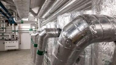 Forskar på AI-styrt mikronät för energidelning i fastigheter