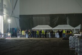 Taklagsfest för ny modern logistikfastighet i Sveriges bästa logistikläge