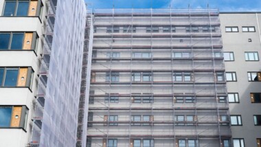 Glasåtgärder måste prioriteras i arbetet med Sveriges byggnadsrenoveringsplan