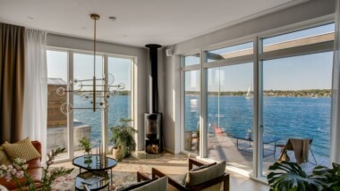 Presenterar framtidens hållbara boende – flytande hem och marina samhällen för ett liv nära vattnet