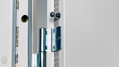 Svanenmärkning för ståldörr med rekordlåg klimatpåverkan