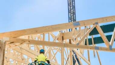 Träets betydelse för att minska byggsektorns klimatavtryck redan idag