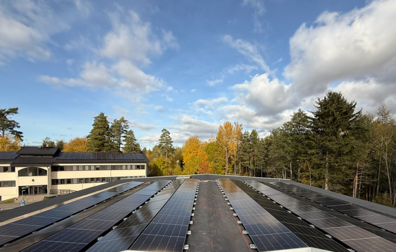 Solenergi kan bidra till bättre energiklass för kommersiella fastigheter